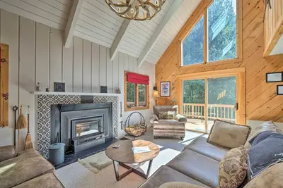 Image de Chalet 5 mins from Mt. Snow w/hottub