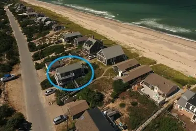 Image de 99 N. Shore Blvd A - Just 1 cottage back from beach w. ocean & marsh views