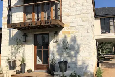 Image de Italian Villa settled in Wine Country Fredericksburg