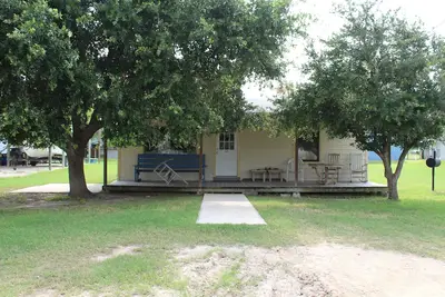 Image de 300 Copano-Cozy cabin with 2 bedrooms 2 baths