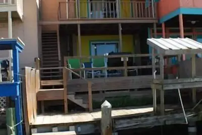 Image de 305 S. Harbor 10 - Harbor condo with boat slip and fishing lights.