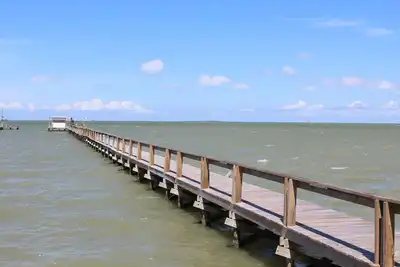Image de 200 North Shore - Cozy Waterfront Cottage! Excellent Fishing!