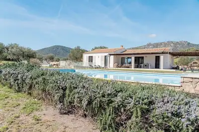 Image de Villa à Golfo Arnaci avec 5 chambres à coucher, 12 couchages