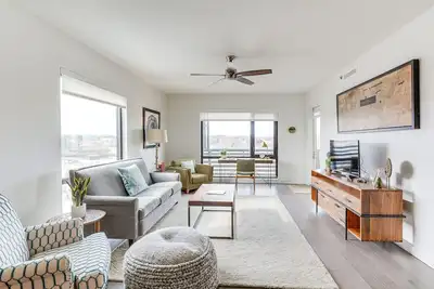 Image de Modern Springfield Apartment ~ 7 Mi to Downtown!