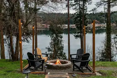 Image de Harbor Serenity - Private Water Access, Hot Tub, Ev Charger and Game Room