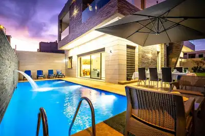Image de Villa Astride - 5 Chambres avec Piscine privée et Hammam