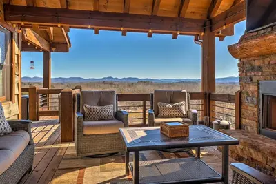 Image de Georgia Dreamin' - Outdoor Living Galore | Fabulous View | Hot Tub | Game Room