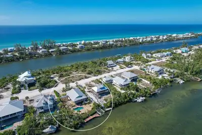Image de Luxury 3 bedroom pool home on Kettle Harbor!