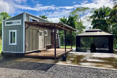 Image de Gorgeous Eco Tiny Home on Organic Farm Within 5 Minutes of Downtown Hilo.