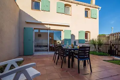 Image de Confortable appartement pour 6 personnes avec piscine, Wifi, Tv, terrasse et parking