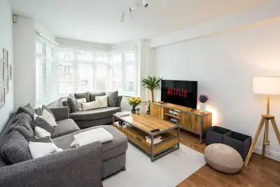Image de Contemporary 5 Bedroom with Garden North Finchley
