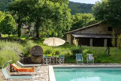 Image de Belle maison de vacances privée pour 16 personnes avec piscine privée, Wifi et parking
