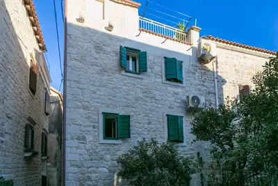 Image de Maison de vacances près de la mer Kastel Novi, Kastela (K-22292)