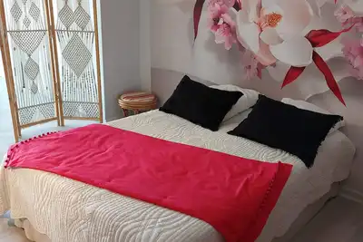 Image de studio tout confort dans villa avec jardin
