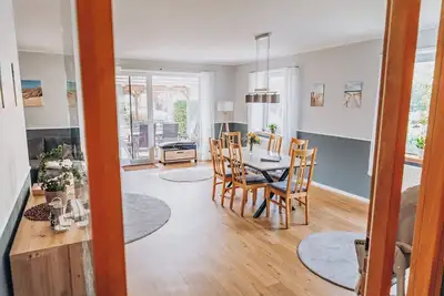 Image de Family-friendly semi-detached house by the lake, only 200m to the beach
