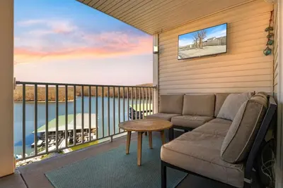 Image de Sunset Bay - Lakeside Pool, Elevator & Location!