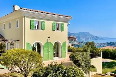 Image de Villa avec vue sur la French Riviera