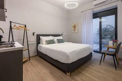 Image de Phaedrus Living: The Nine Muses Erato