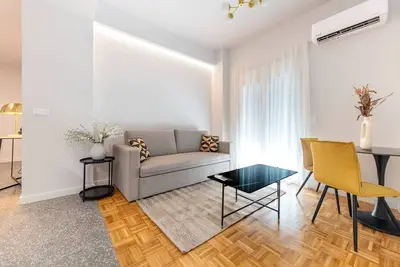 Image de Phaedrus Living: Luxury Flat Panormou