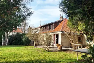 Image de Maison dans parc privé (Jo 2024)
