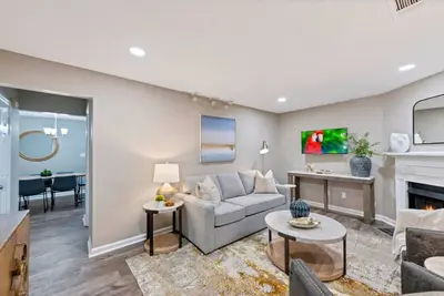 Image de Ath - Downtown Woodstock Luxury - Walk to Cherokee Amphitheater (1/4 mile) 3 Bedroom