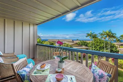 Image de Newly Renovated, Ocean Views, Minutes to Beach