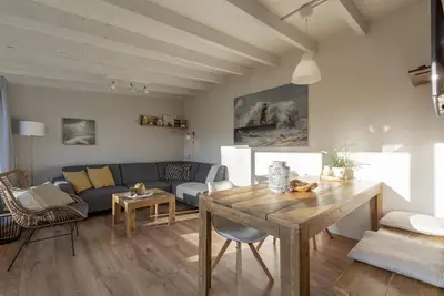 Image de Een Moderne, Sfeervolle Vakantiebungalow Voor 6 Personen op Park Duinland in Sint Maartenszee