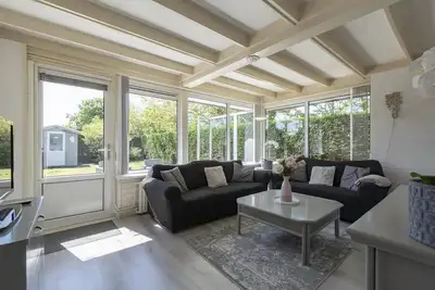 Image de Gezellige Vakantiebungalow in Sint Maartenszee Dicht bij het Mooie Strand van Sint Maartenszee