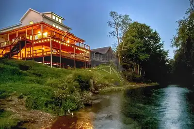 Image de The WhiteWater: River Front and Game Room