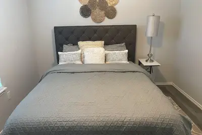 Image de Cozy two bedroom home minutes from downtown