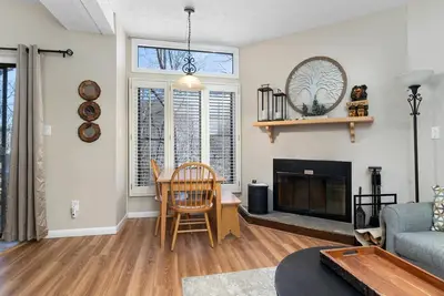 Image de Laurelwood 84 with Wintergreen Advantage