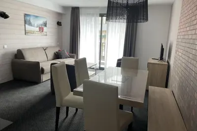 Image de 80m du centre station, vue pistes de ski, piscine, balcon, télévision, casier à ski, 52m², Gourette