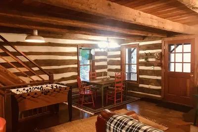 Image de Spruce Run Cabin, a wooded retreat on the mountain