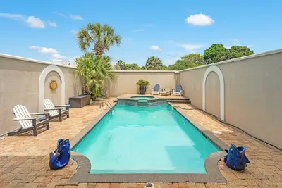 Image de Beach Front- Heated Inground Pool-Hot Tub-Arcade Games-New Interior Decor