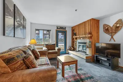 Image de Cozy Kirkwood Condo – The Meadows 2 Bedroom by RedAwning