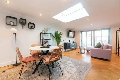 Image de Pass the Keys | Beautiful unique home with parking and EVcharging
