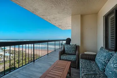Image de Oceanfront with great beach views from all rooms & balcony, heated pool, and garage