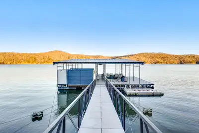 Image de Waterfront Lake of the Ozarks Home w\/ Private Dock