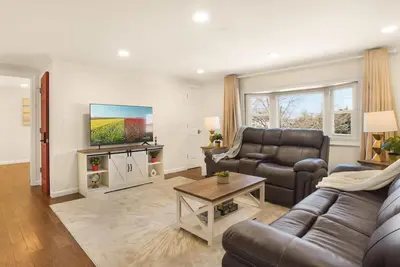 The Mod Pad: 15 min from Airport: Free Parking