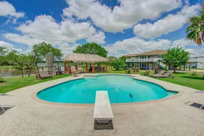 Image de River Front W\/ Pool - Relax ~ Chocolate Bayou Ranch Home