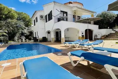 Image de Villa Tramuntana by Costabravaway