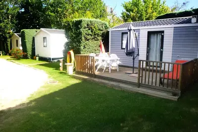 Image de Mobil-home Charme 20m² Confort (1ch - 2pers. ) + Clim + Terrasse non-couverte 2 personnes