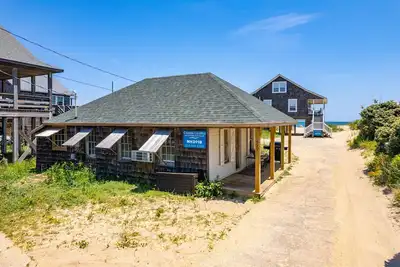 Image de Oceanfront with Guest House, Pet Friendly, Historic Home