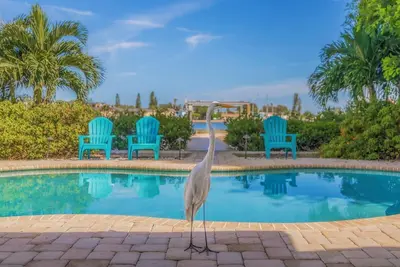 Image de Pelican Bay Villa 2 Bed 2 Bath Private pool, Right on the Water