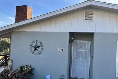 Image de Hilltop O & A minutes to Alta Sierra and to Kernville. Remodeled Mountain home!