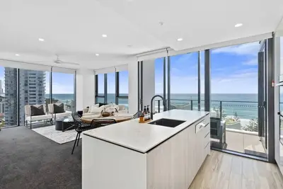 Image de Beachside Luxury in Burleigh Heads!
