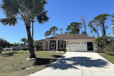 Image de Beautifully Decorated & Peaceful Pool Home Oasis In North Port