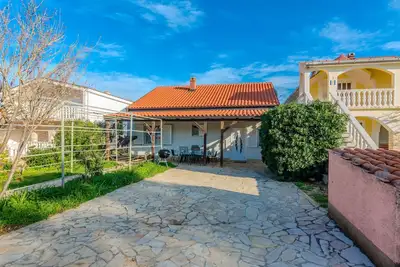 Image de Maison Loncar (18435-K1) - Vir - île de Vir