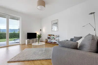 Image de Appartement 'Auszeit am Wiehengebirge' avec vue sur les montagnes, terrasse privée et Wi-Fi