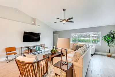 Image de Bonita Springs Beach House < 2 Mi to Ocean!